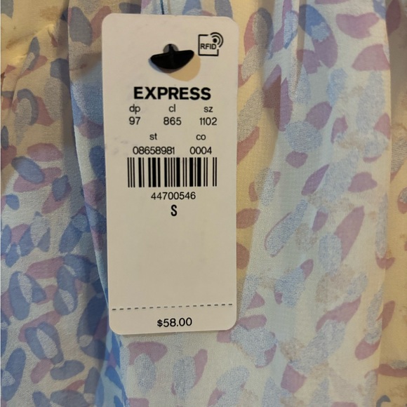 NWT Express Women’s Long-Sleeve Flowy Blouse with Pastel Colors and Pattern - Picture 7 of 9